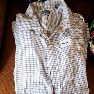Van Hueson plaid lightweight longsleeve button up shirt